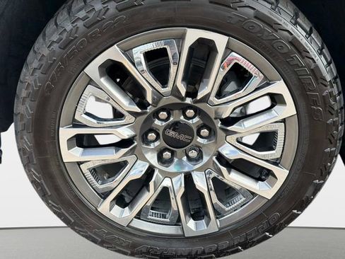 Used 2024 GMC Sierra 1500 Denali Ultimate AWD/4WD image 10