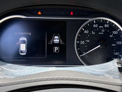 Used 2025 Nissan Versa SV FWD image 38