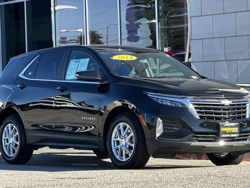 Used 2024 Chevrolet Equinox LT image 2