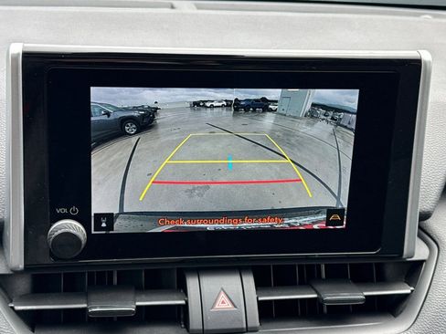 Used 2025 Toyota RAV4 XLE image 19