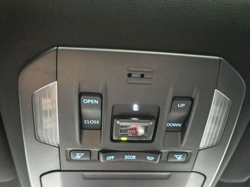 Used 2022 Toyota Highlander XSE FWD image 20