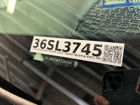 Used 2025 Toyota Tacoma TRD Sport image 37