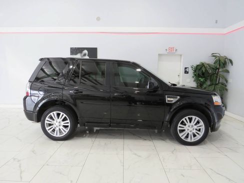 Used 2015 Land Rover LR2 AWD/4WD image 3