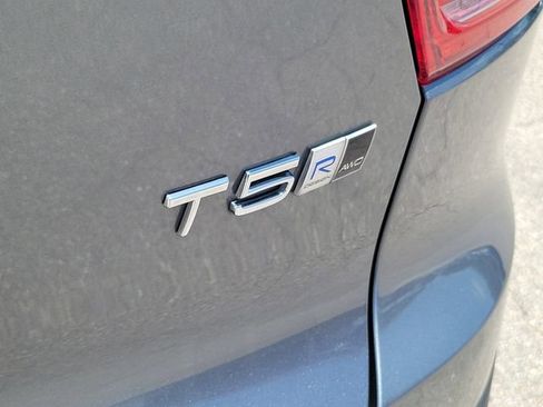 Used 2019 Volvo XC40 T5 R-Design AWD/4WD image 5