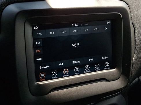 Used 2020 Jeep Renegade Limited AWD/4WD image 19