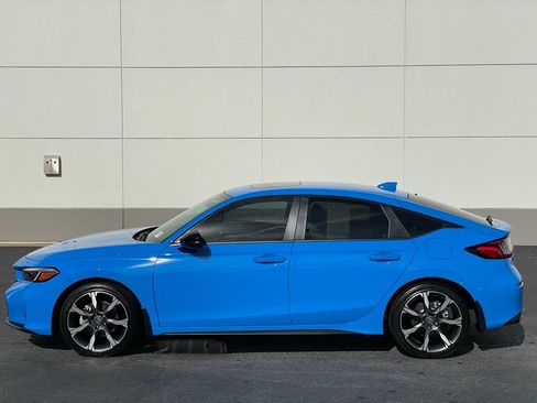 Certified 2025 Honda Civic Sport Touring image 2