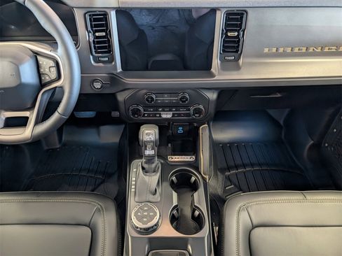 New 2025 Ford Bronco Badlands image 6