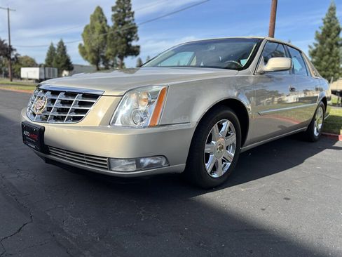 Used 2007 Cadillac DTS w/ Trunk Convenience Package FWD image 6