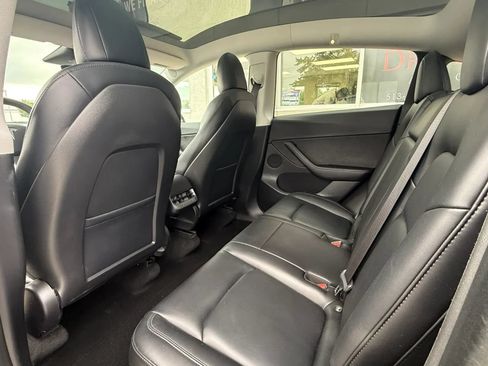 Used 2021 Tesla Model Y Long Range AWD/4WD image 10