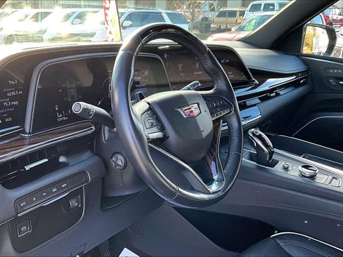 Used 2023 Cadillac Escalade ESV Premium Luxury image 14