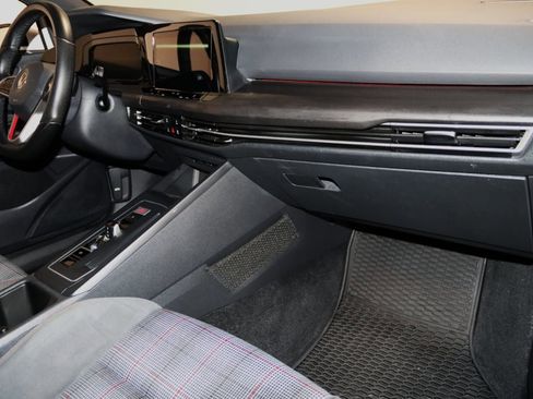 Used 2022 Volkswagen GTI SE image 53