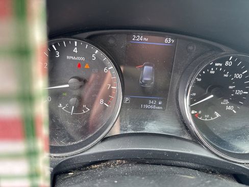 Used 2018 Nissan Rogue SV AWD/4WD image 7