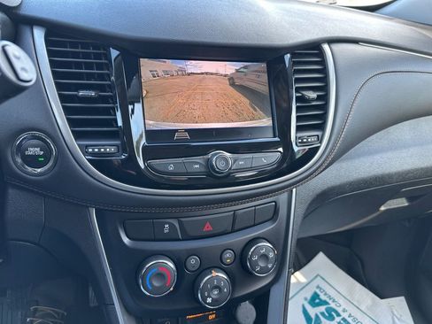 Used 2020 Chevrolet Trax LT w/ LT Convenience Package image 10