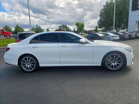 Used 2022 Mercedes-Benz E 350 4MATIC Sedan image 7
