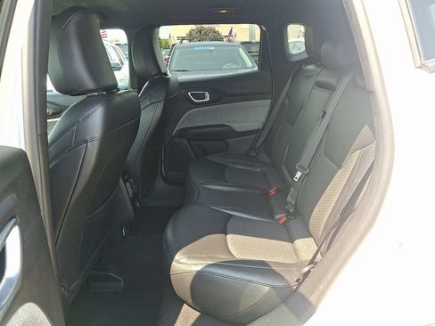 Used 2024 Jeep Compass Latitude AWD/4WD image 10