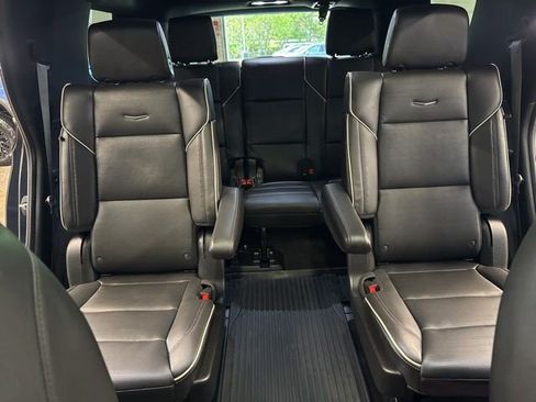 Used 2024 Cadillac Escalade Premium Luxury w/ Performance Package AWD/4WD image 30