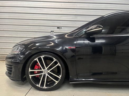 Used 2017 Volkswagen GTI Sport image 4