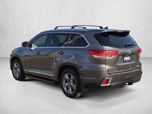 Used 2017 Toyota Highlander Limited Platinum AWD/4WD image 8