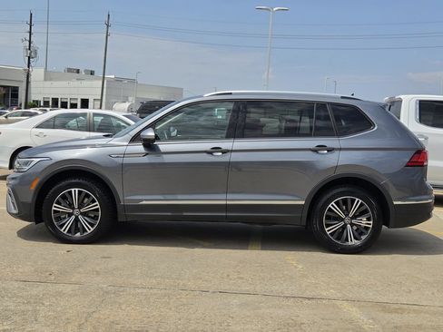 Used 2024 Volkswagen Tiguan Wolfsburg Edition AWD/4WD image 6