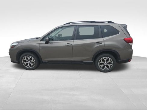 Used 2020 Subaru Forester Premium AWD/4WD image 6
