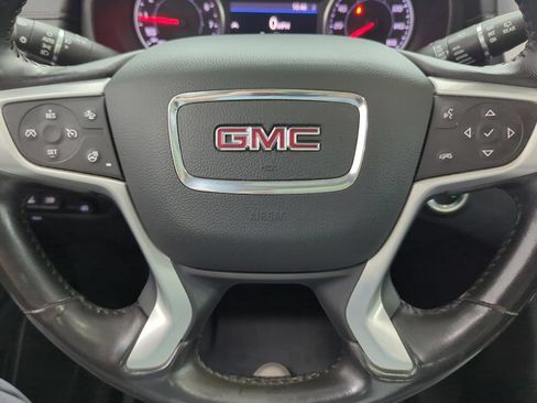 Used 2022 GMC Terrain SLT w/ Tech Package FWD image 14