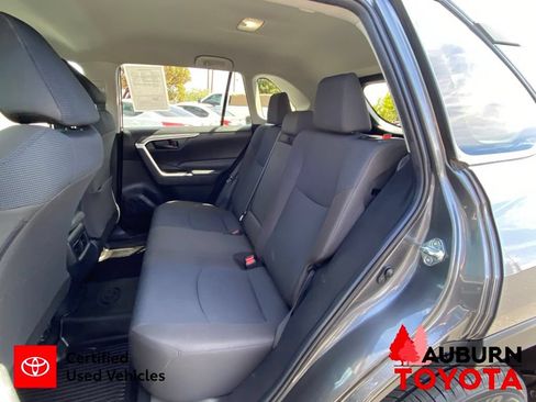 Used 2022 Toyota RAV4 LE AWD/4WD image 23