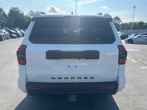 Used 2025 Toyota 4Runner SR5 AWD/4WD image 6