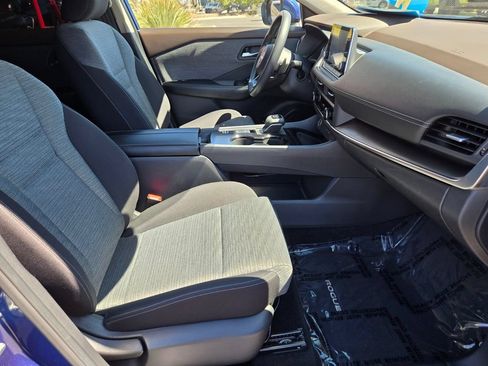 Certified 2023 Nissan Rogue SV FWD image 19