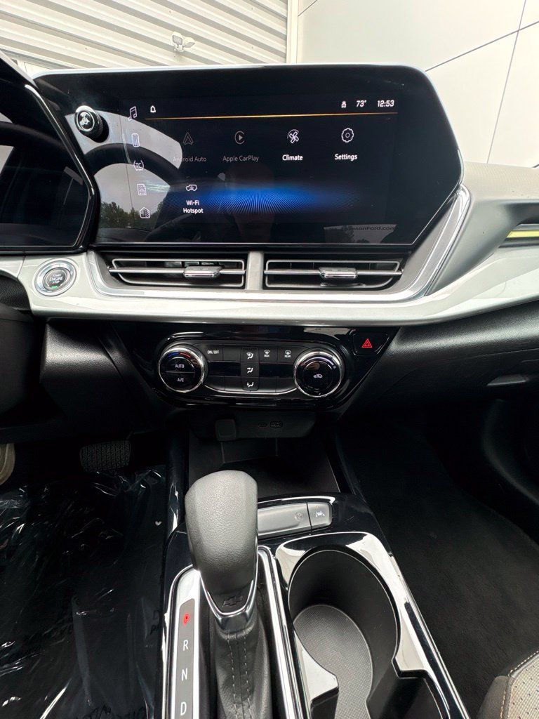 Used 2025 Chevrolet Trax LT FWD image 20