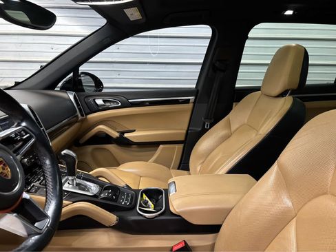 Used 2017 Porsche Cayenne Platinum Edition AWD/4WD image 21