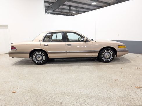 Used 1993 Mercury Grand Marquis GS image 2