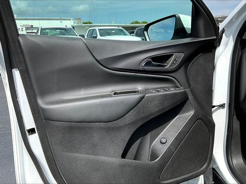 Certified 2024 Chevrolet Equinox LT image 17