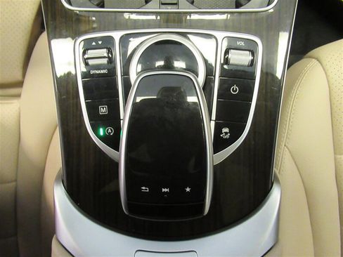 Used 2017 Mercedes-Benz GLC 300 4MATIC image 21