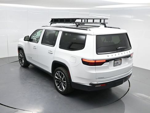 Used 2022 Jeep Wagoneer Series III w/ Premium Group I image 59