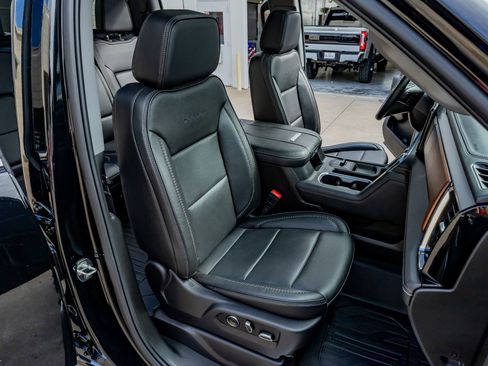 Used 2024 GMC Sierra 2500 Denali w/ Denali Reserve Package AWD/4WD image 32