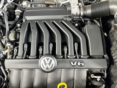 Used 2023 Volkswagen Atlas Cross Sport SE FWD image 29