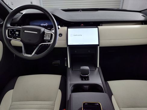Certified 2025 Land Rover Discovery Sport Dynamic SE image 19