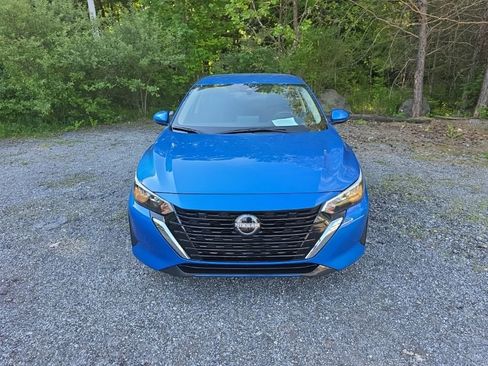 Used 2025 Nissan Sentra SV FWD image 9