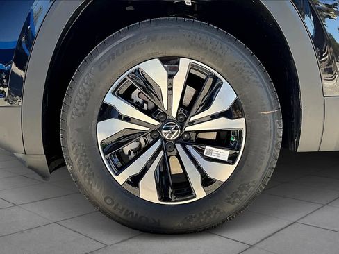 New 2026 Volkswagen Atlas Cross Sport SE FWD image 11