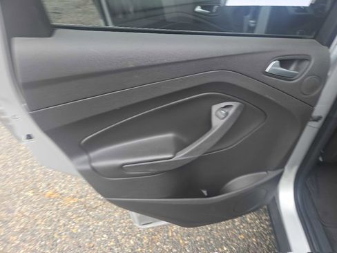 Used 2015 Ford Escape SE w/ Equipment Group 201A image 14