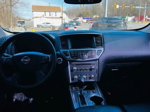 Used 2020 Nissan Pathfinder SL image 30