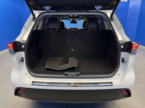 Used 2022 Toyota Highlander XLE image 33