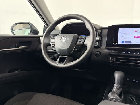 Used 2025 Toyota Camry LE FWD image 26