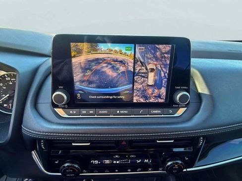 Used 2022 Nissan Rogue SL image 11