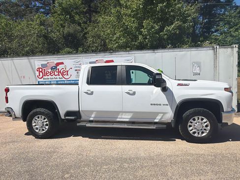 Used 2023 Chevrolet Silverado 2500 LT w/ Convenience Package AWD/4WD image 2