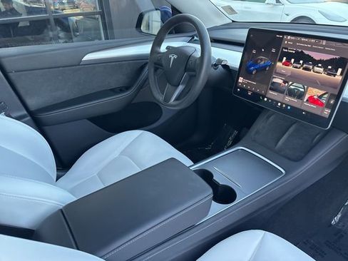 Used 2023 Tesla Model Y Long Range image 13