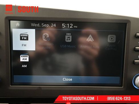 Used 2025 Hyundai Elantra SE FWD image 12