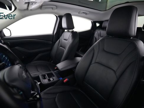 Used 2025 Ford Mustang Mach-E Premium image 4