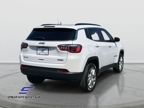 Used 2022 Jeep Compass Latitude image 6