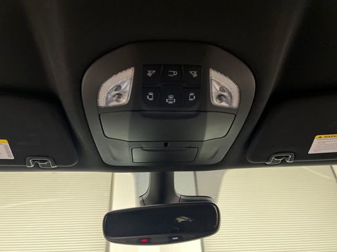 Used 2025 Chrysler Pacifica Select FWD image 63